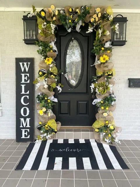 9. Guirnalda de puerta primaveral