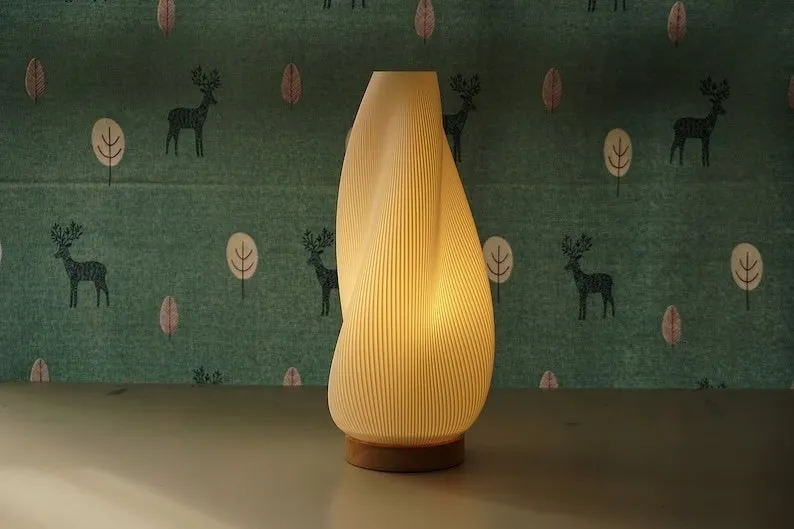 8. 复古设计师台灯