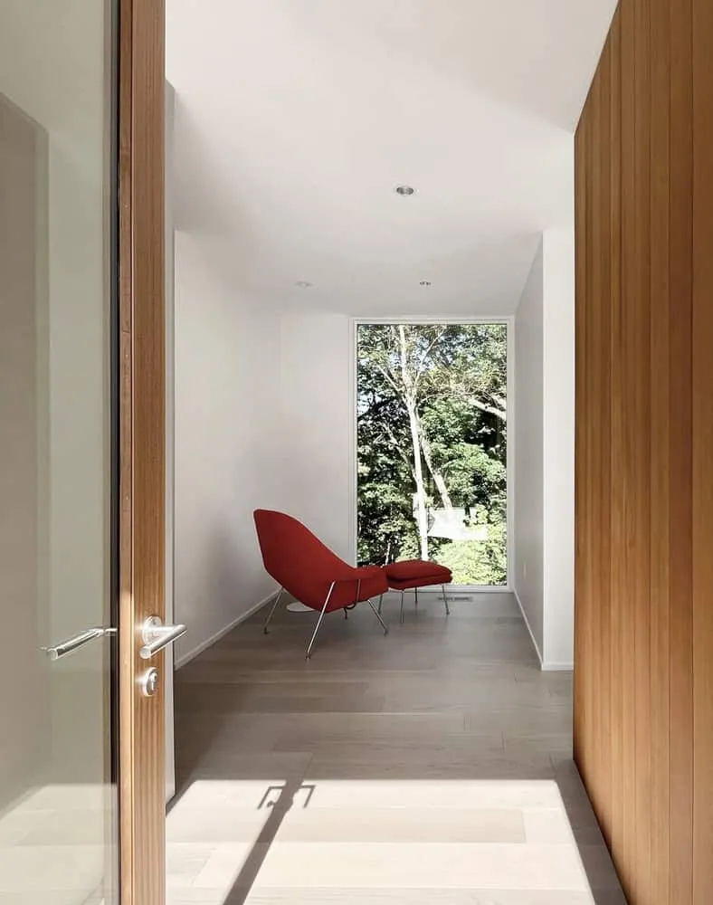 House by the Spring Shore by Johnsen Schmaling Architects: Minimalism in Madison