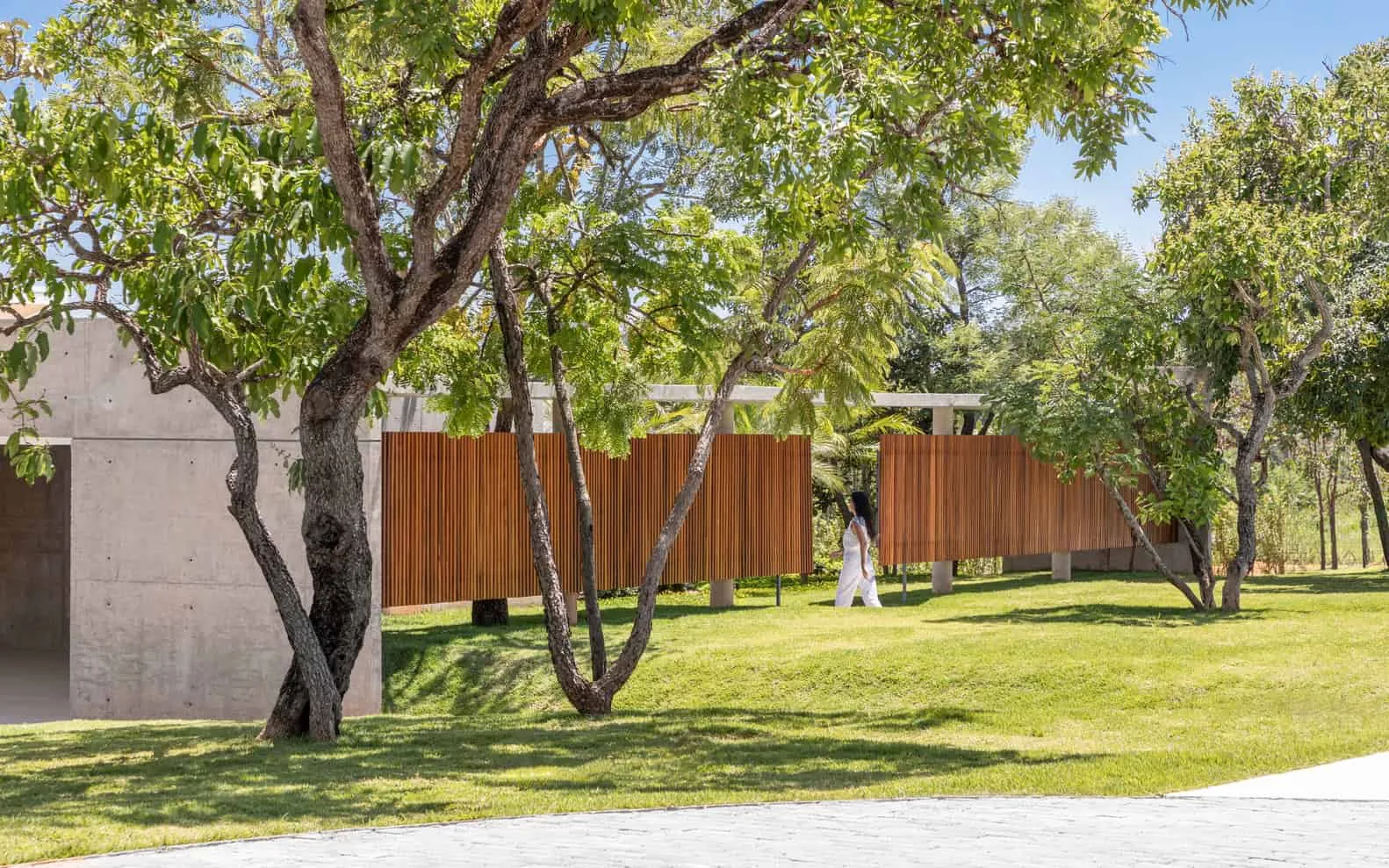 House RRD 03 by Paulo Henrique Paranhos: Housing in Harmony with the Cerrado