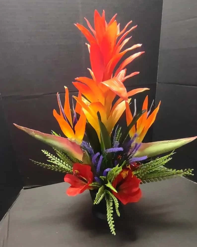 10. Composición tropical artificial