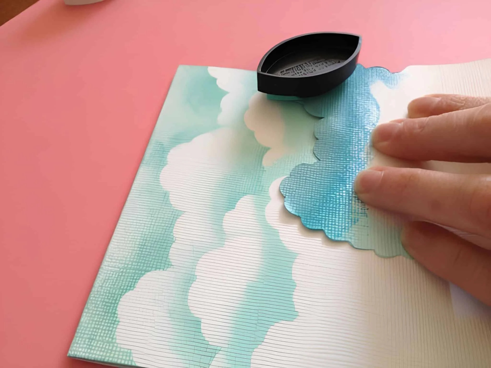 使用墨水和模板制作的DIY云朵