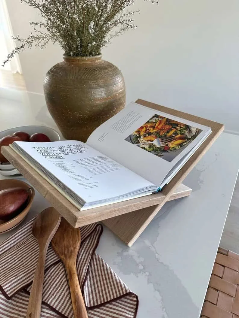 9. Soporte de libros para mesa de centro