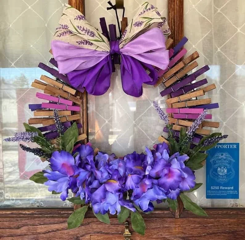 Guirnalda de flores y clips para ropa