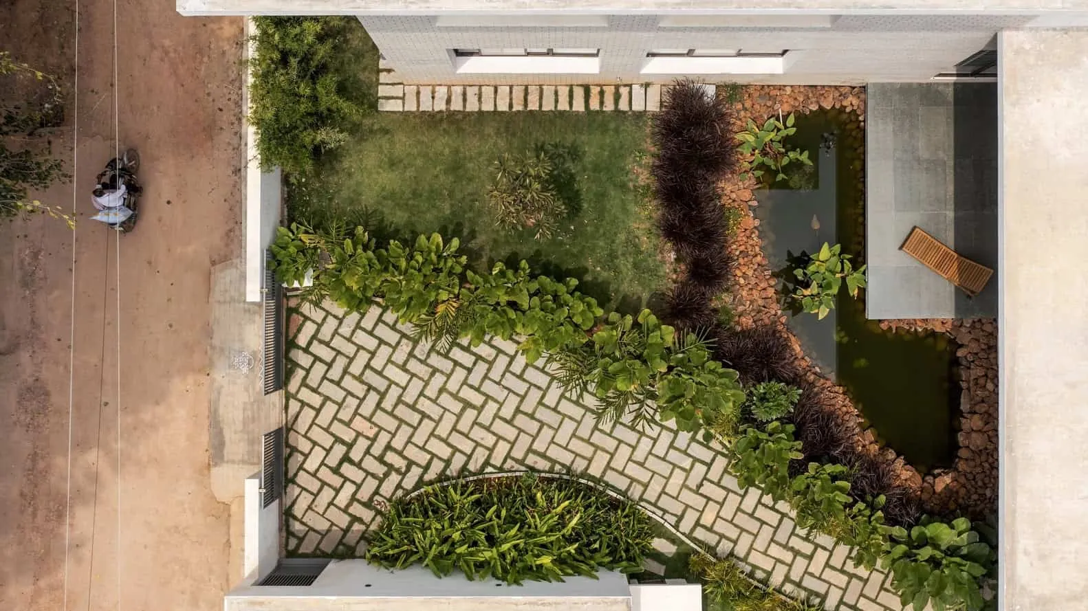 Modern Rural House by Sudaiva Studio: A Countryside Retreat Combining Traditions and Modernity