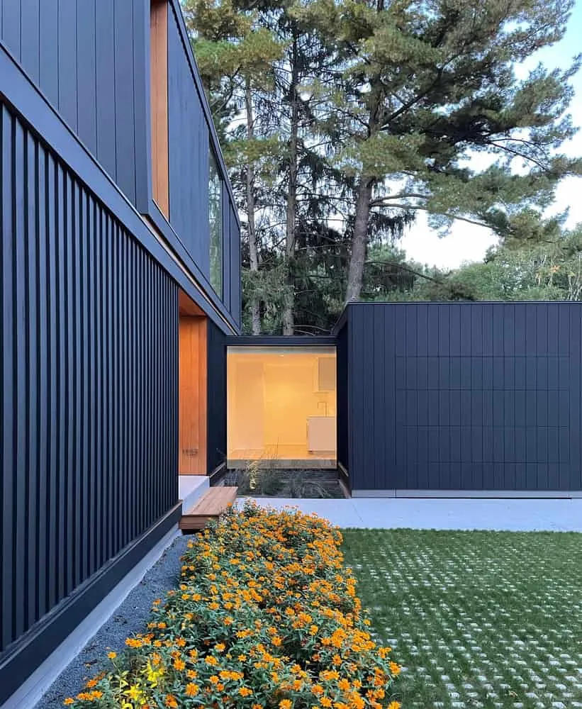 House by the Spring Shore by Johnsen Schmaling Architects: Minimalism in Madison