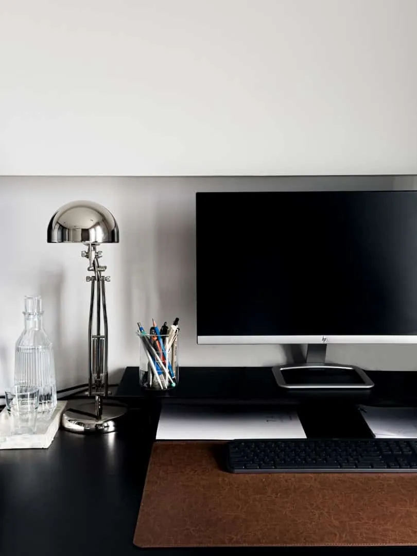 最大化影响力：7ARC设计工作室300平方英尺空间，融合功能与美学