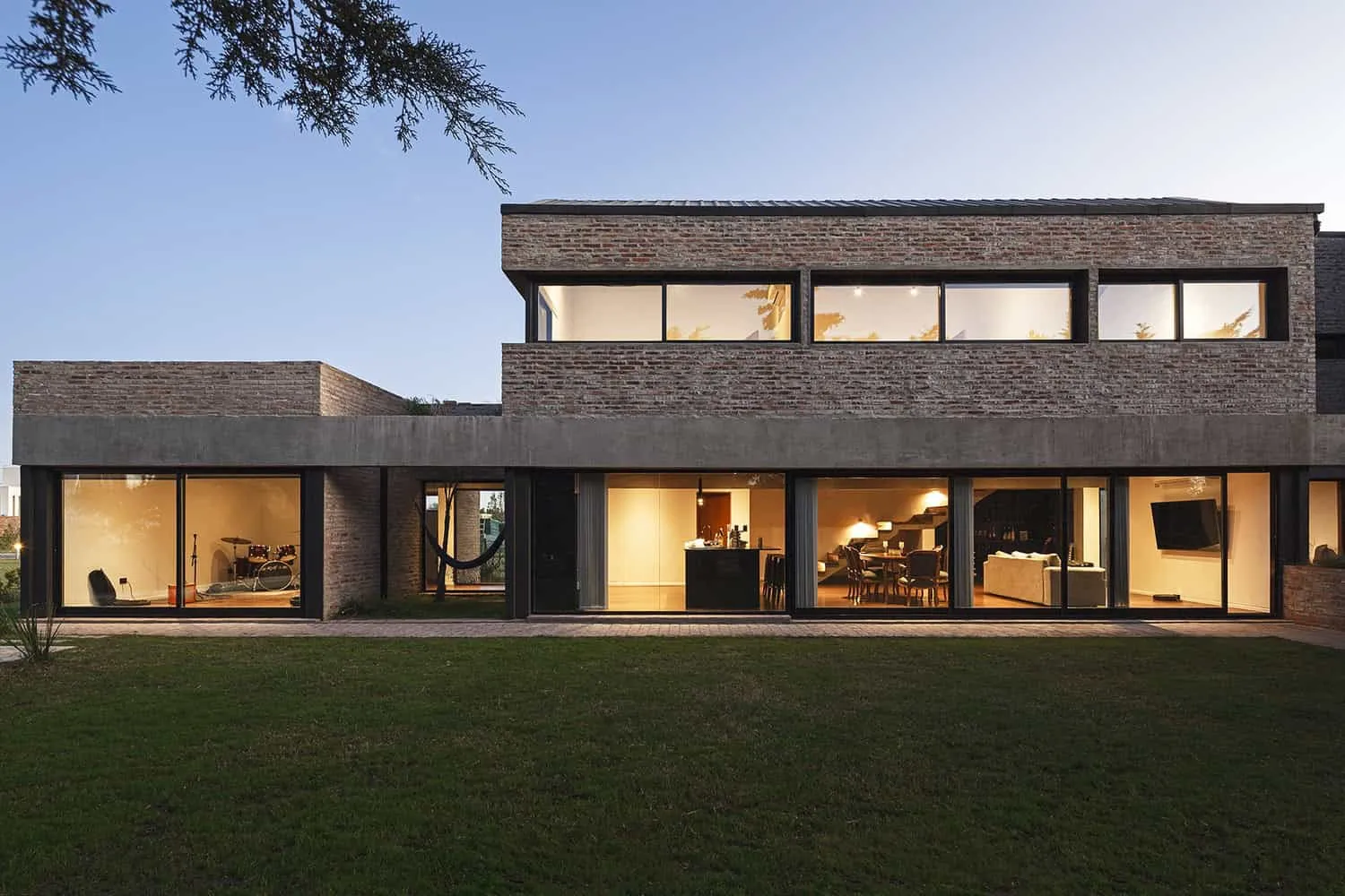 阿多尔福·施利珀建筑事务所的阳台住宅 | 阿根廷罗萨里奥