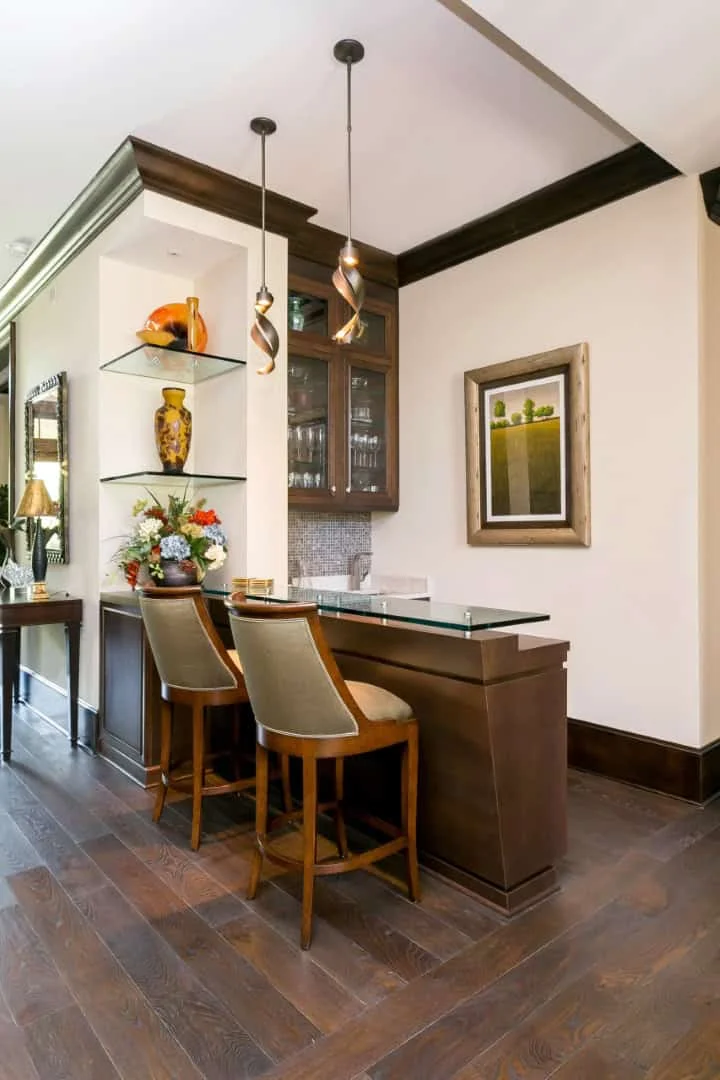 13. Bar decorativo angular, Charleston