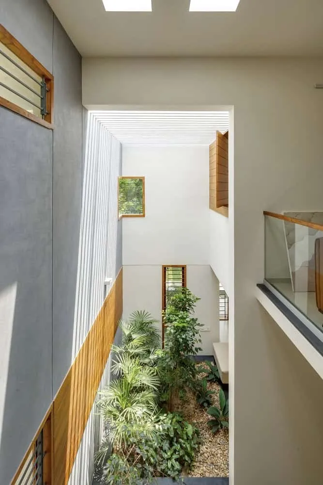 特里苏尔浮动折叠住宅——现代喀拉拉风格房屋