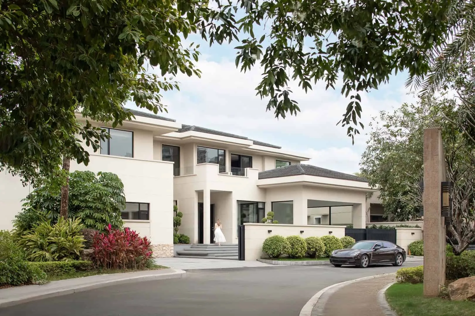 赫罗纳岛1号别墅，BDSD无限设计：融合自然的温馨居所