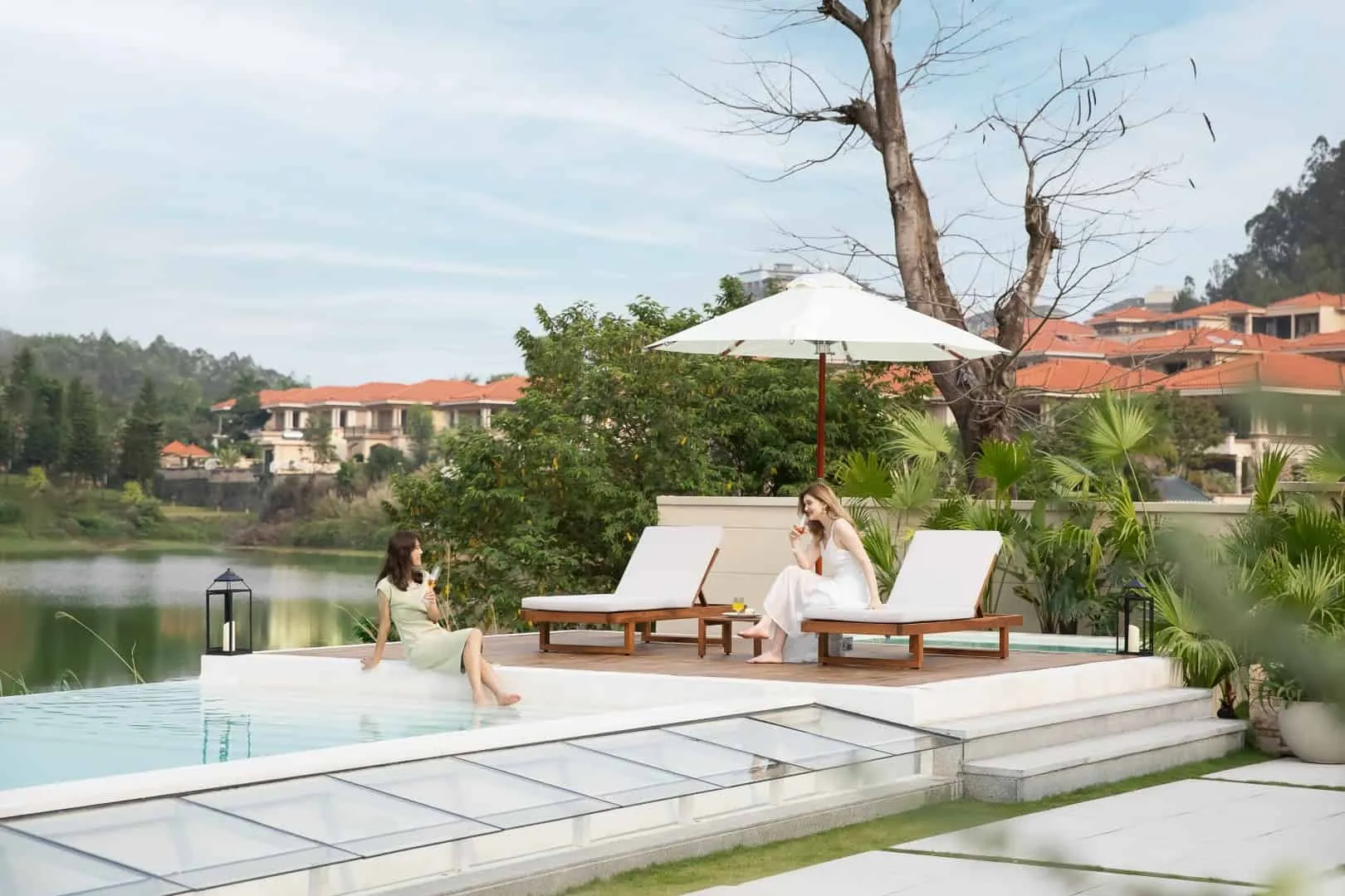 赫罗纳岛1号别墅，BDSD无限设计：融合自然的温馨居所