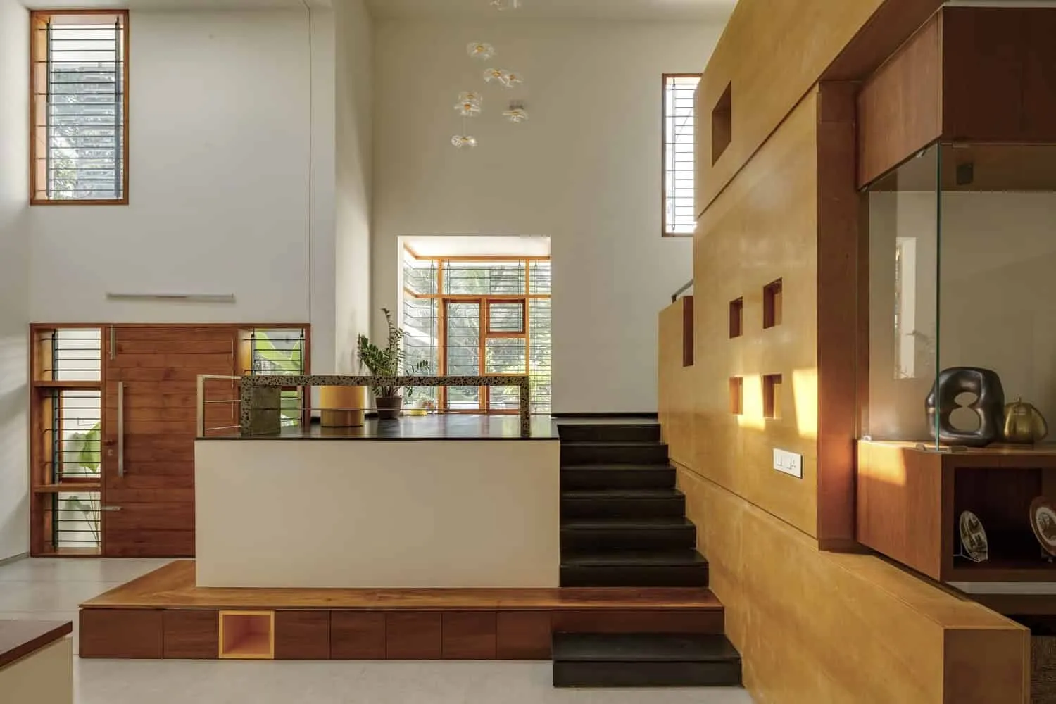 特里苏尔浮动折叠住宅——现代喀拉拉风格房屋