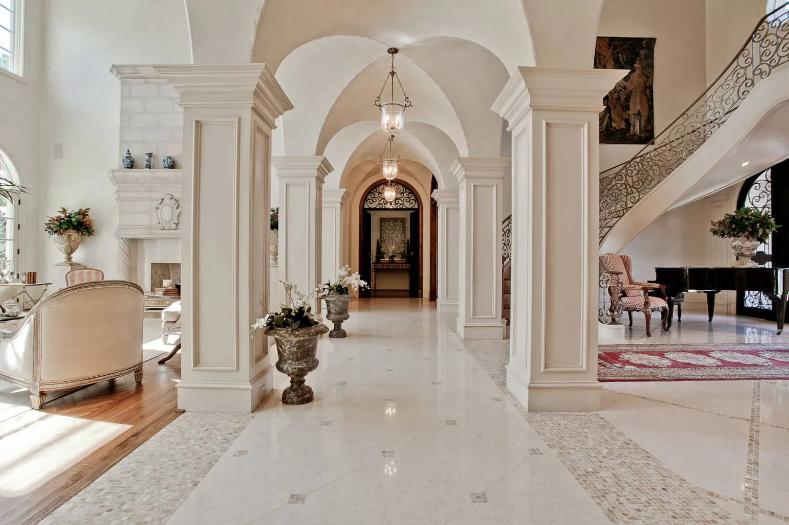 13. Sala de entrada mediterránea, Dallas