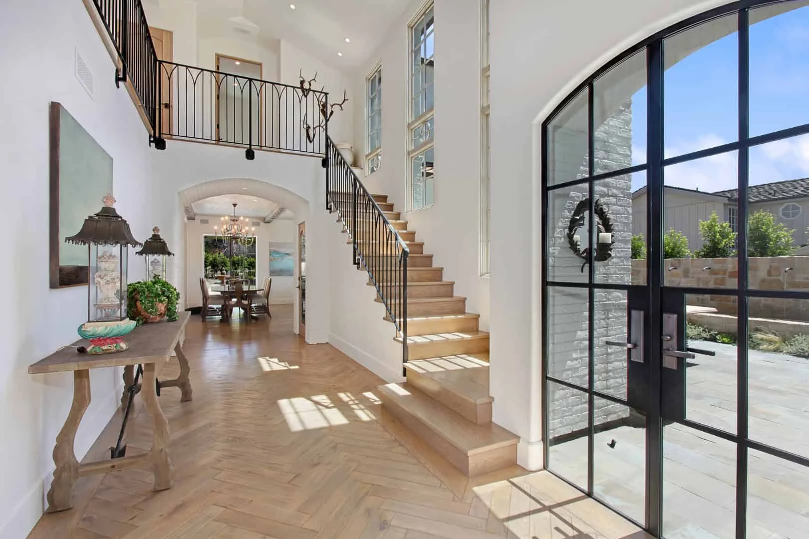 10. Sala de entrada mediterránea, Orange County