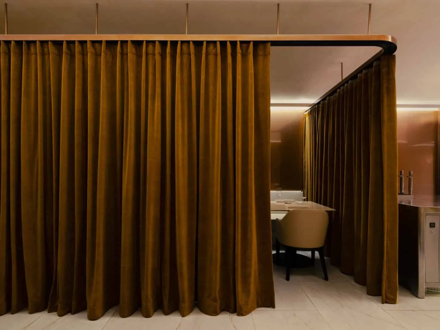 Renovierung des Restaurants Lerouy in Singapur von Studio Hot Design Folks