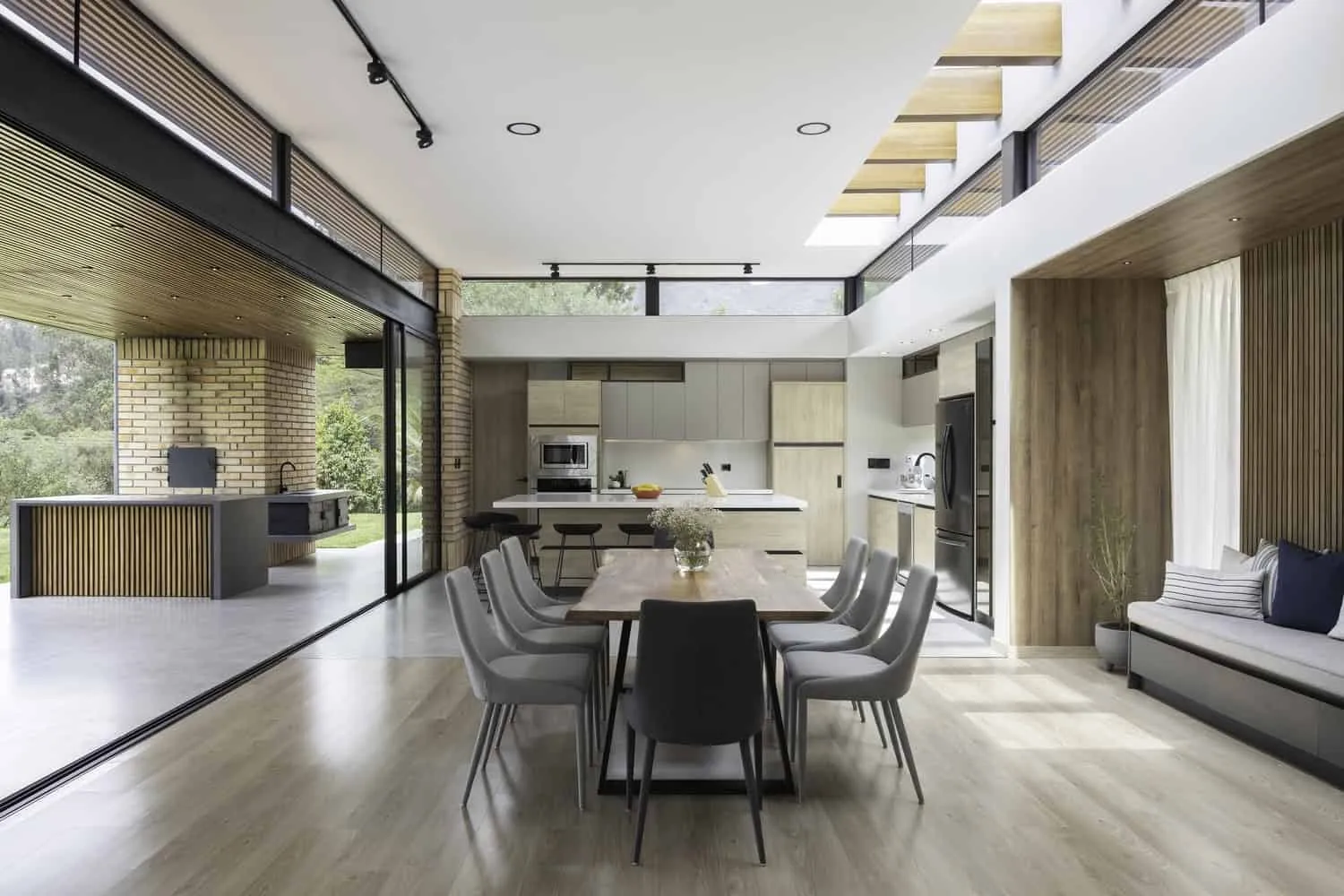 TC House in Cuenca by Arqcor — Modern Brick Residence