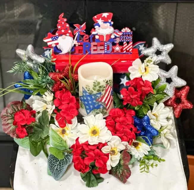 15. Composición central patriótica