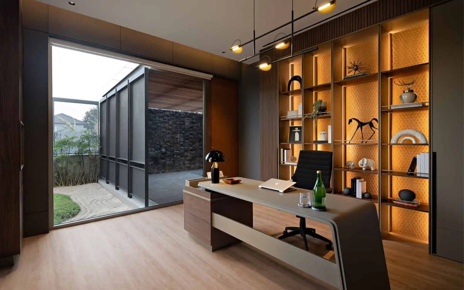 Patio Livity 大宅：56米面宽的可持续安全居住示范