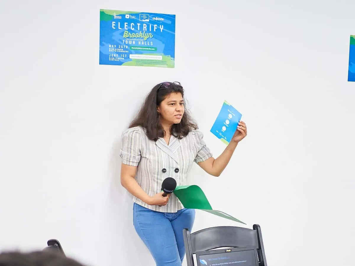 阿arti 梅hta 在促进纽约低收入社区清洁交通方面的领导力