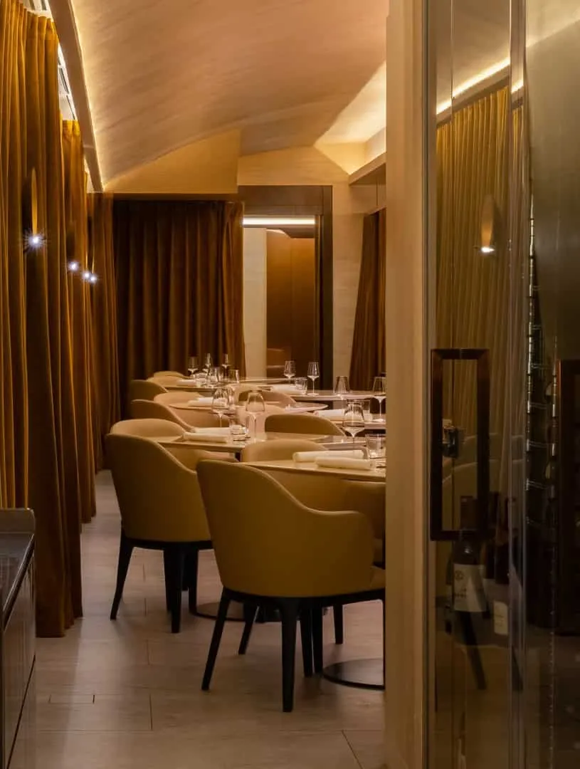 Renovierung des Restaurants Lerouy in Singapur von Studio Hot Design Folks