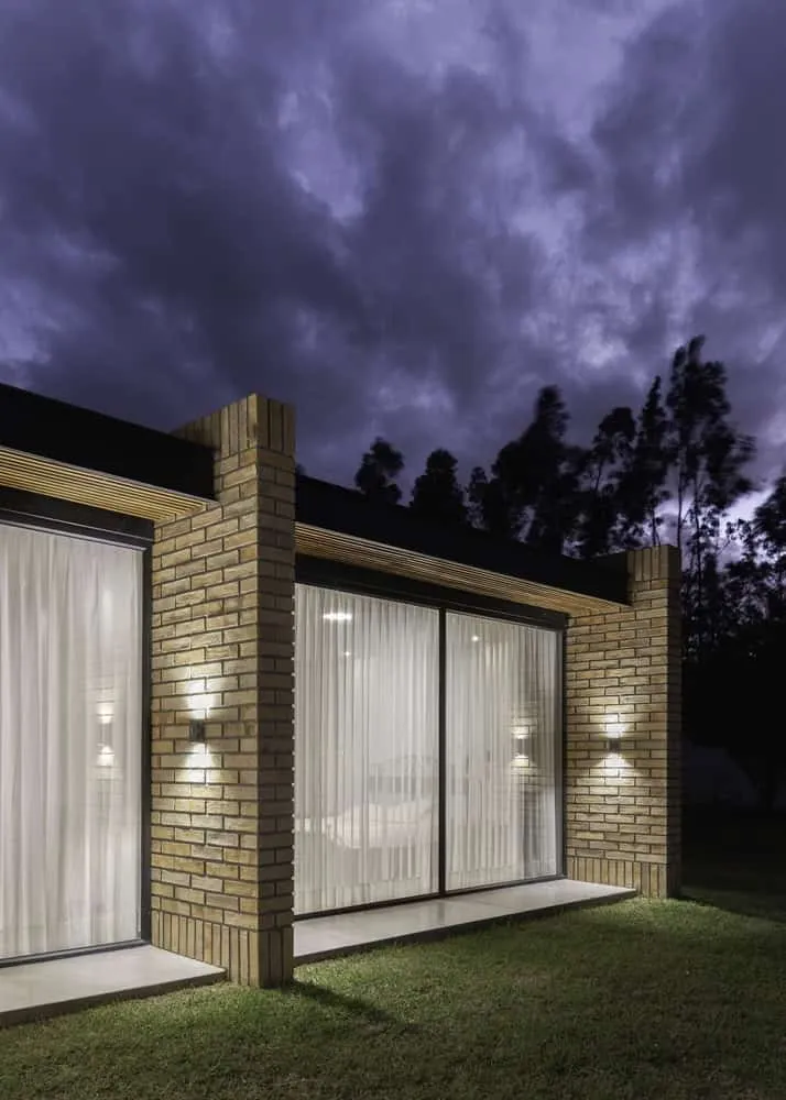 TC House in Cuenca by Arqcor — Modern Brick Residence