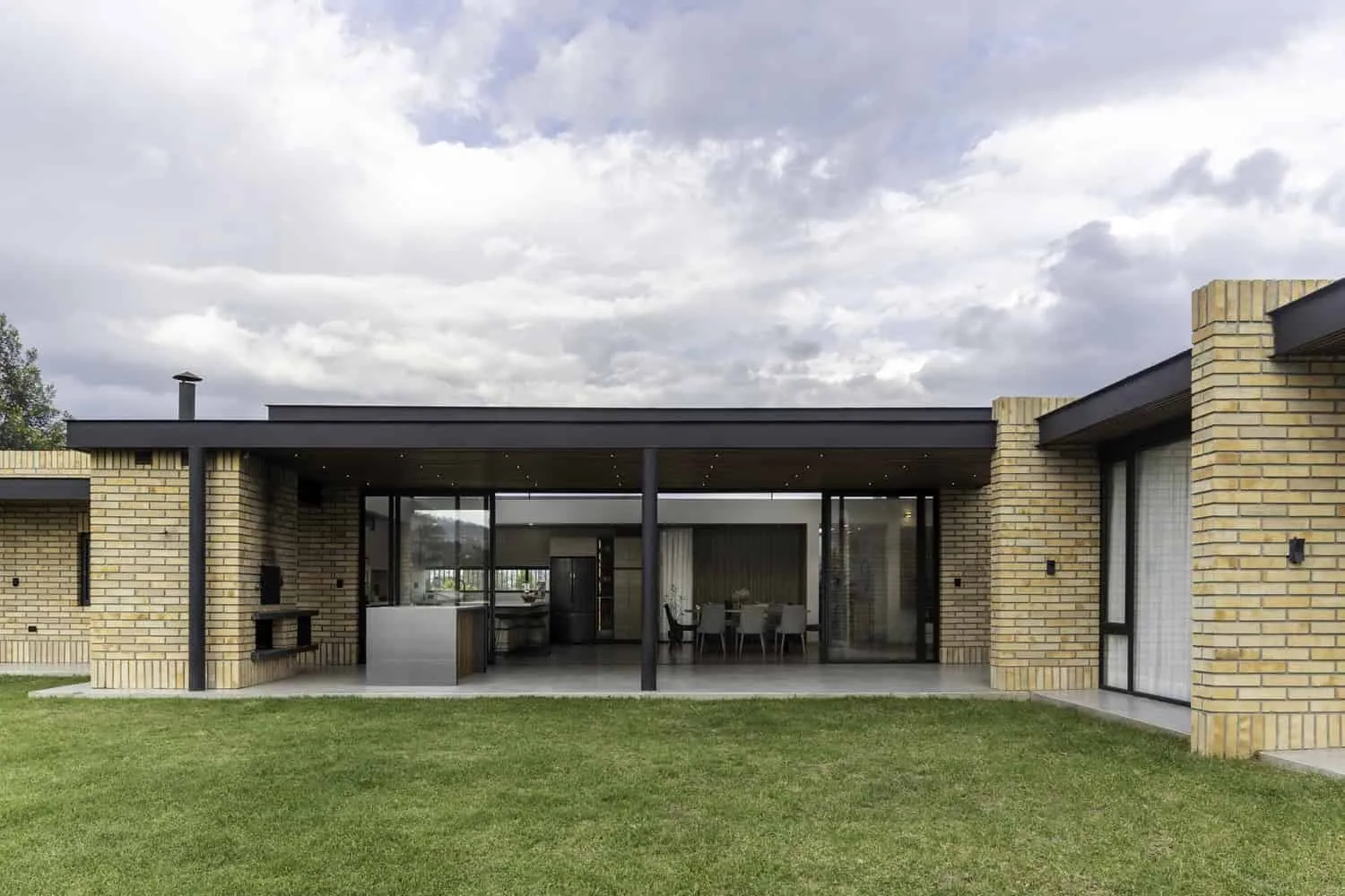 TC House in Cuenca by Arqcor — Modern Brick Residence