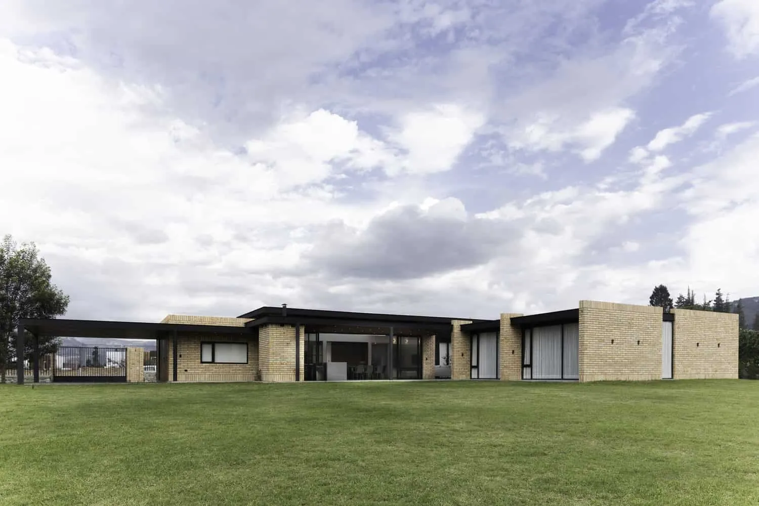 TC House in Cuenca by Arqcor — Modern Brick Residence