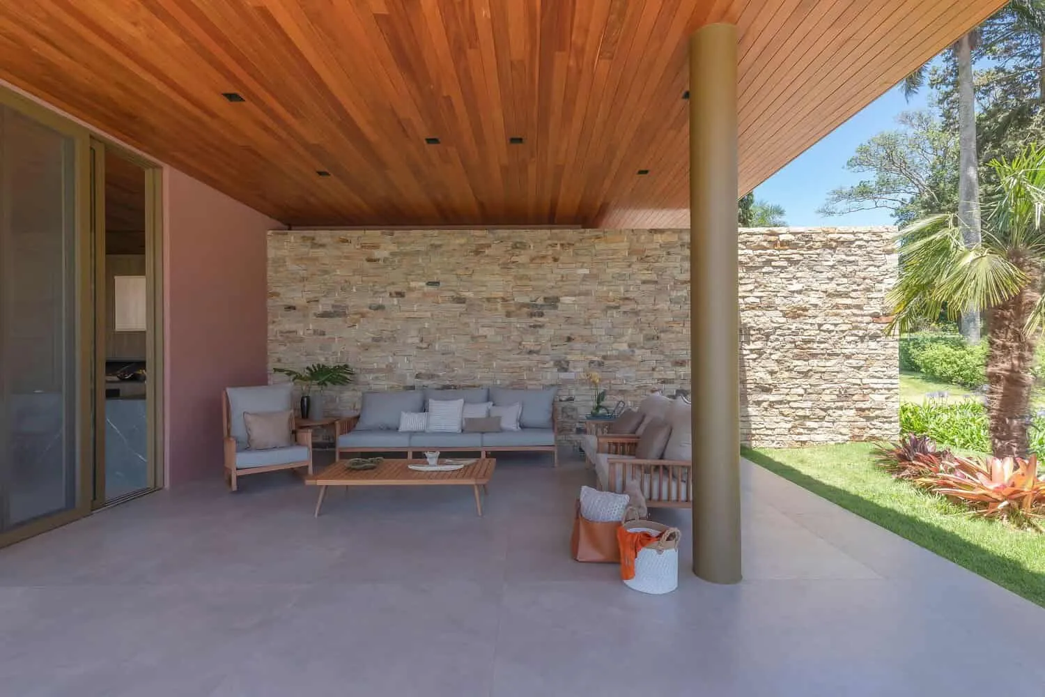 康奎斯特之家 | 大卫·赫拉 | 巴西罗兰迪亚