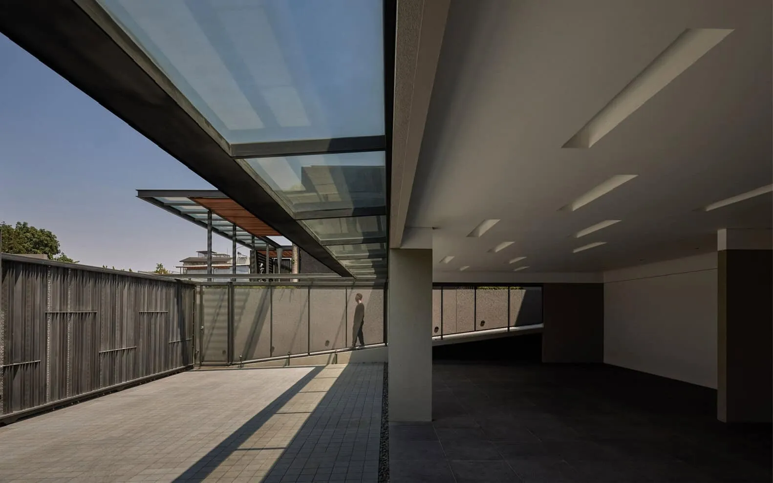 Patio Livity 大宅：56米面宽的可持续安全居住示范