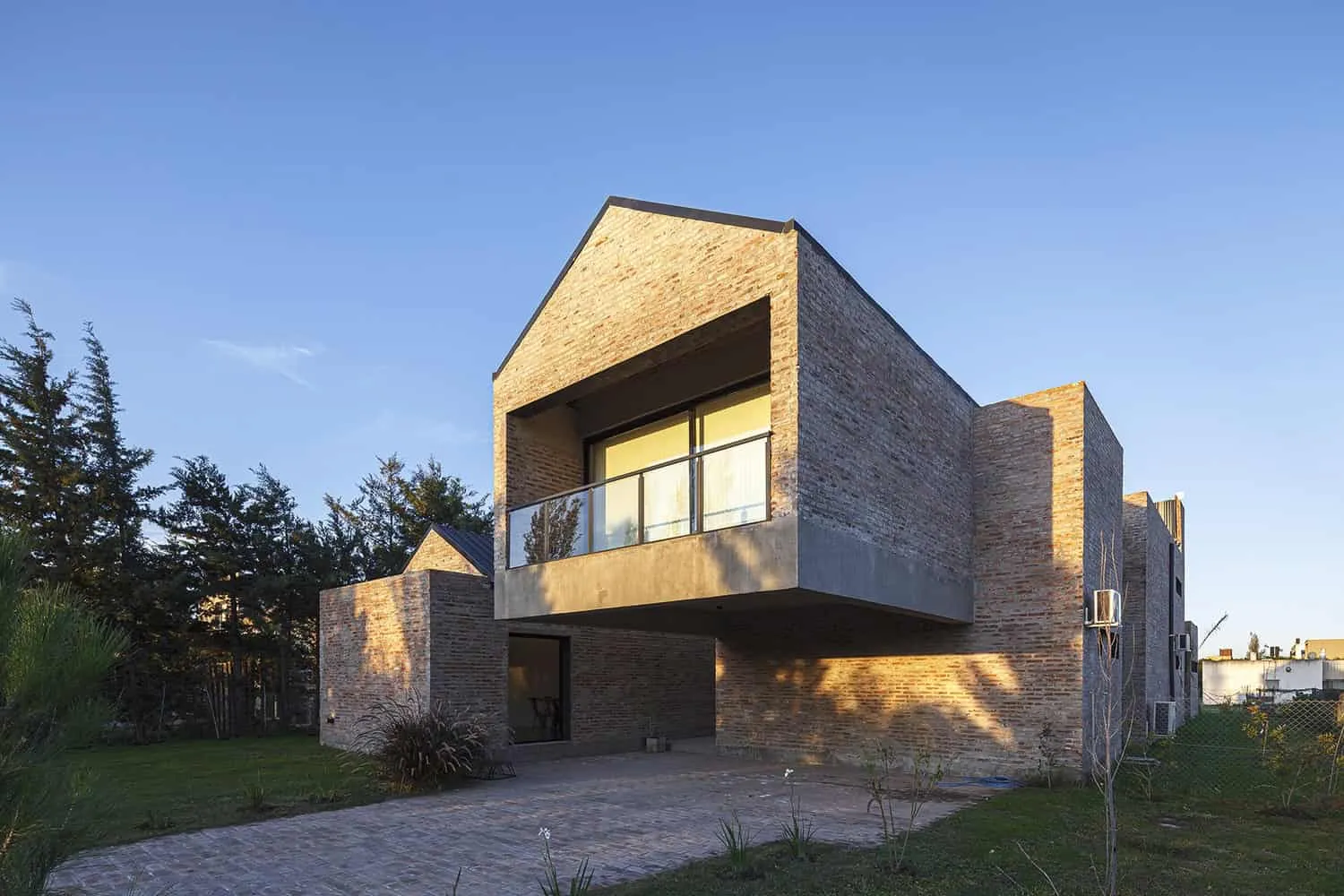 阿多尔福·施利珀建筑事务所的阳台住宅 | 阿根廷罗萨里奥