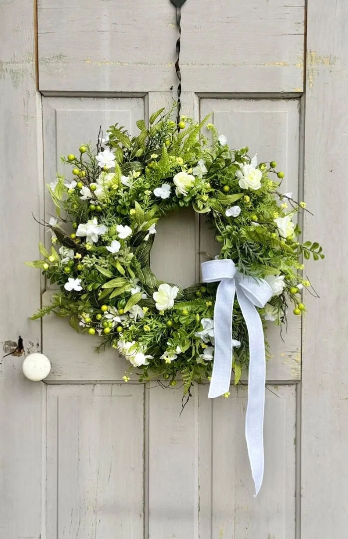 3. Cesta con flores silvestres