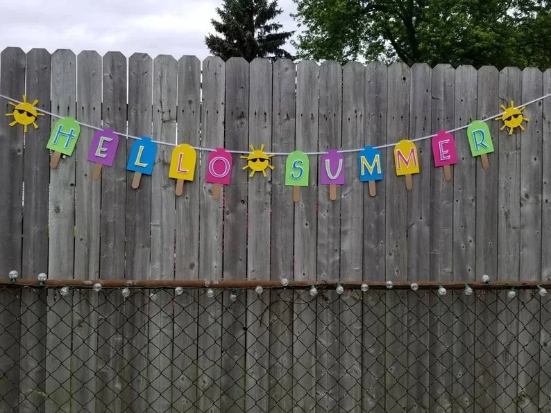 8. Hola verano, bandera