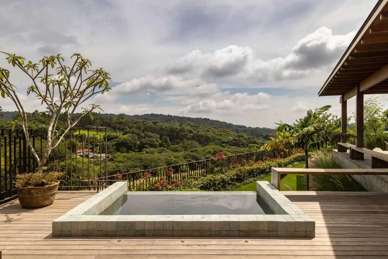 回弹屋 | In House | 巴西圣罗克 回弹屋 | In House | 巴西圣罗克