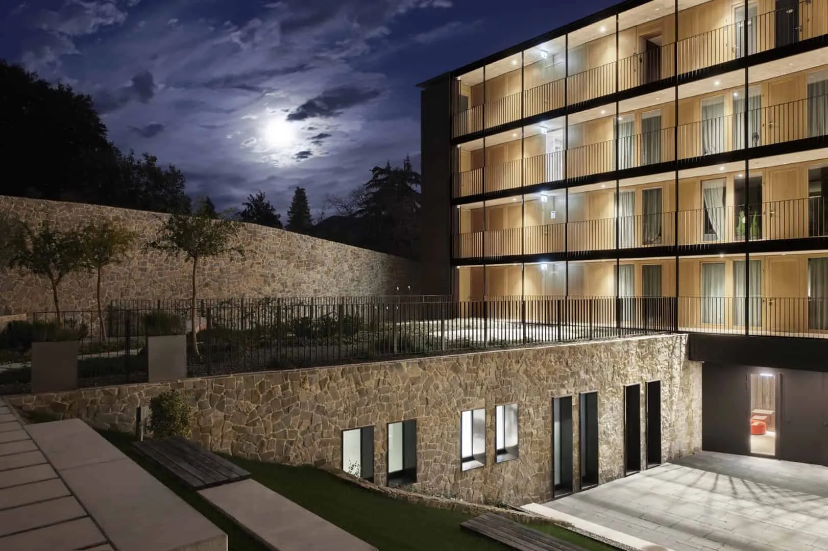 弗兰克林大学瑞士校区扩建项目由弗拉维亚诺·卡普里奥蒂建筑事务所设计