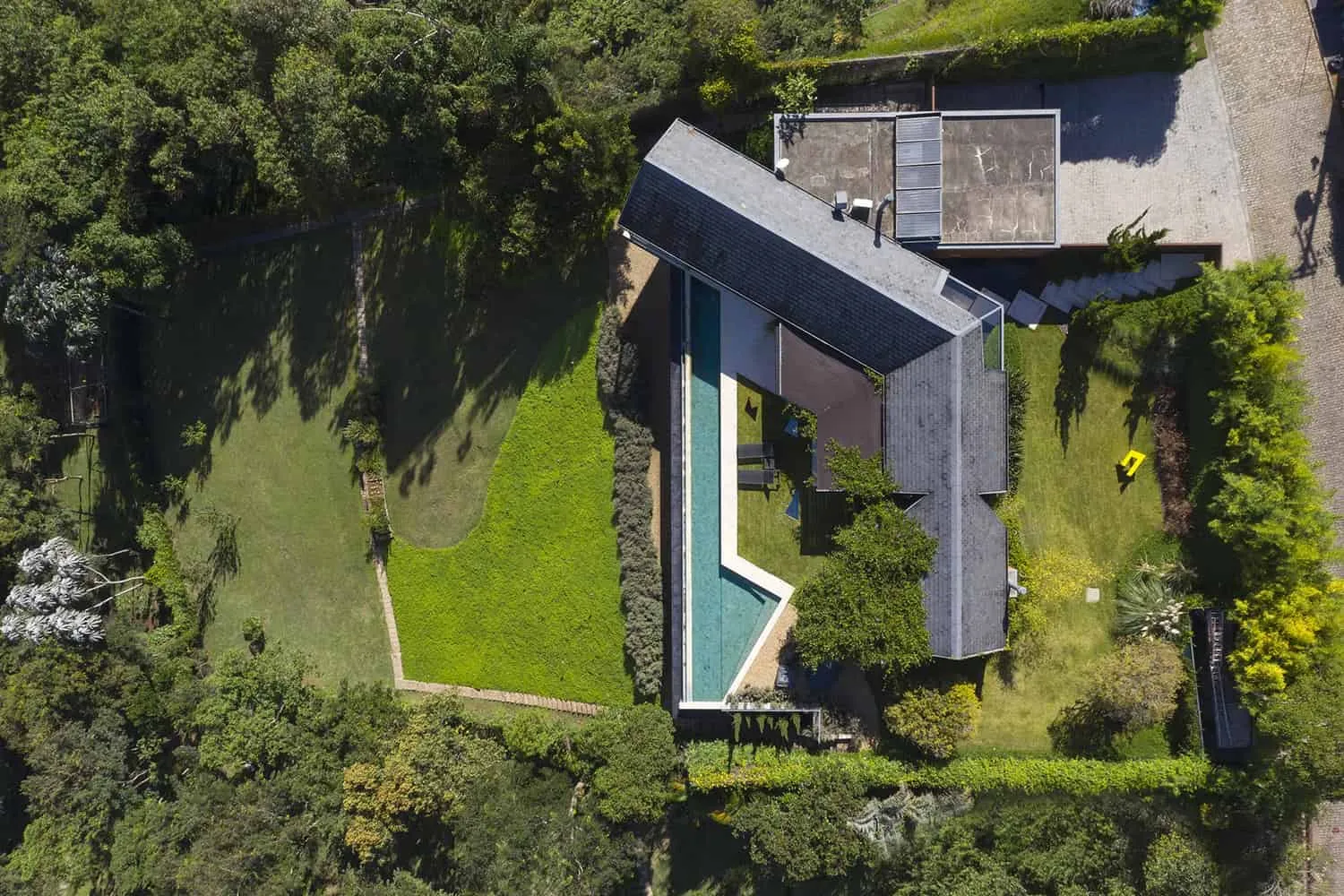 阿多西娅之家：建筑家的隐私与好客和谐设计