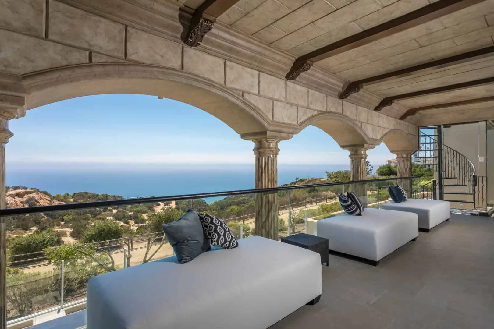 Balcón Mediterráneo Cálido y Agradable