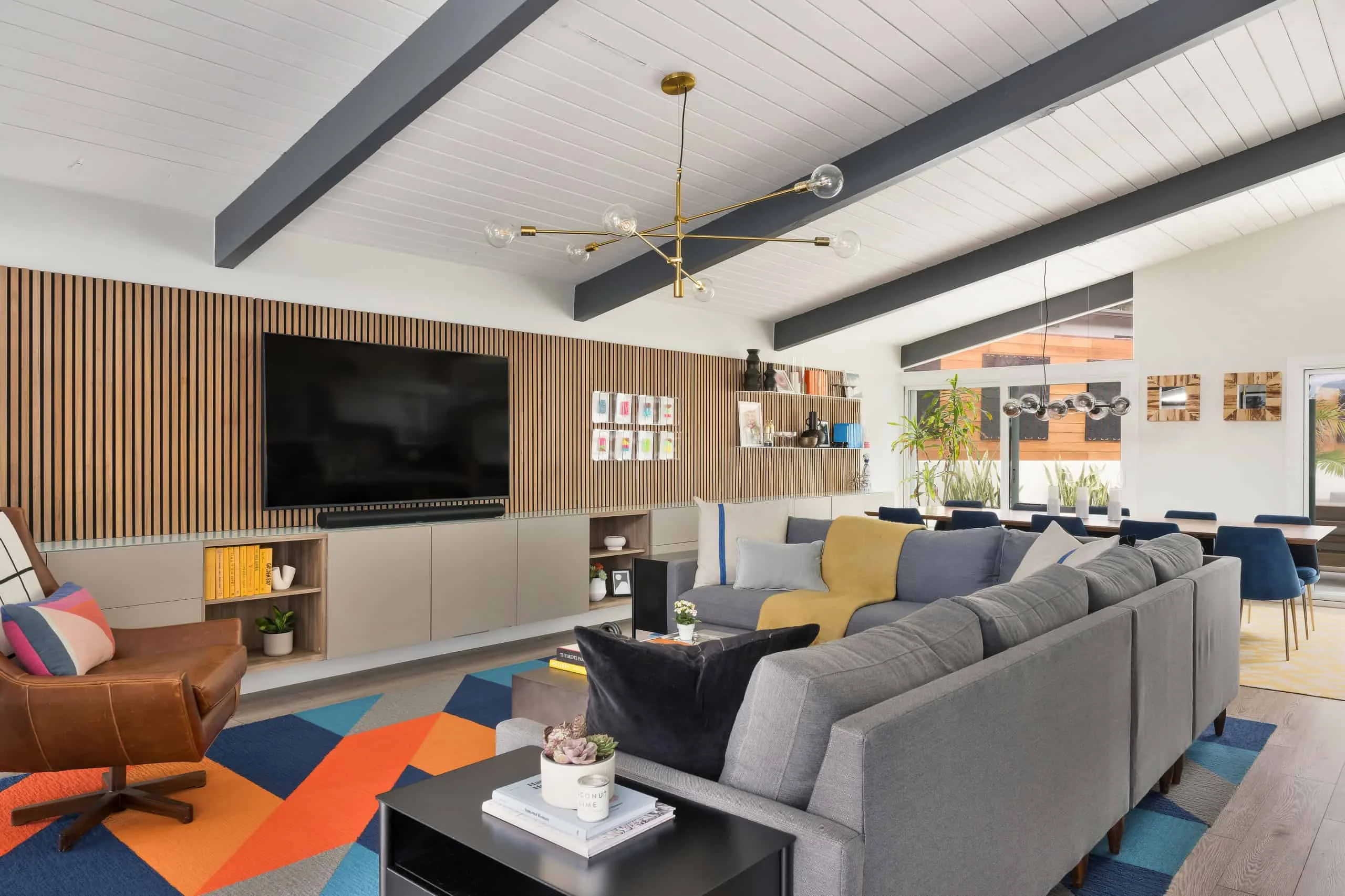 15 Elegant Mid-century Modern Living Room Designs for That Classic Touch