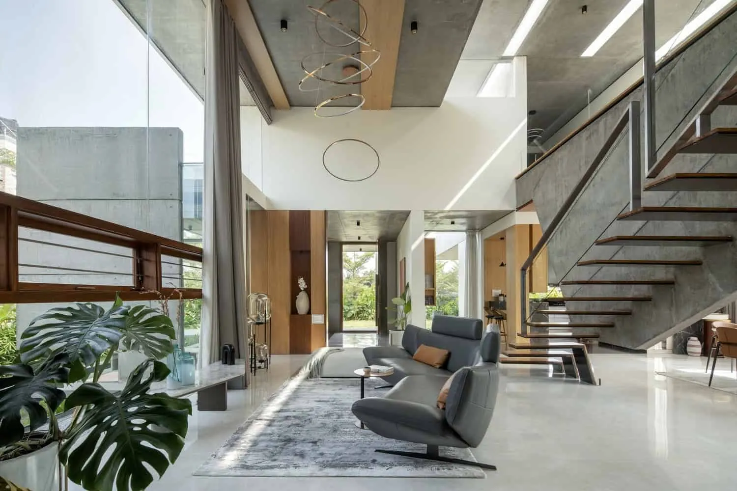 Stone House: Harmonious Blend of Nature and Modern Design by Crest Architects