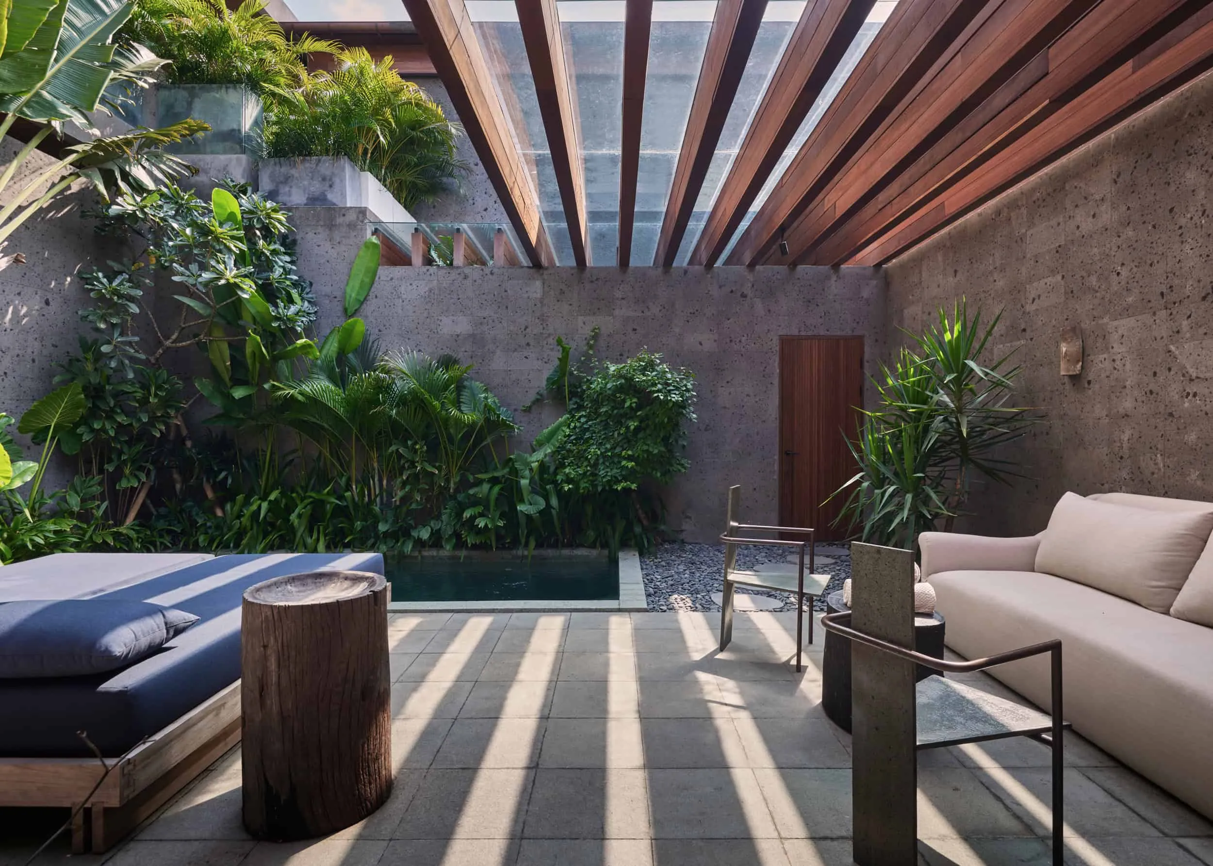 亚历克西斯·多尔尼尔展示‘自由鸟项目’:巴厘岛上的日式设计与热带现代主义融合