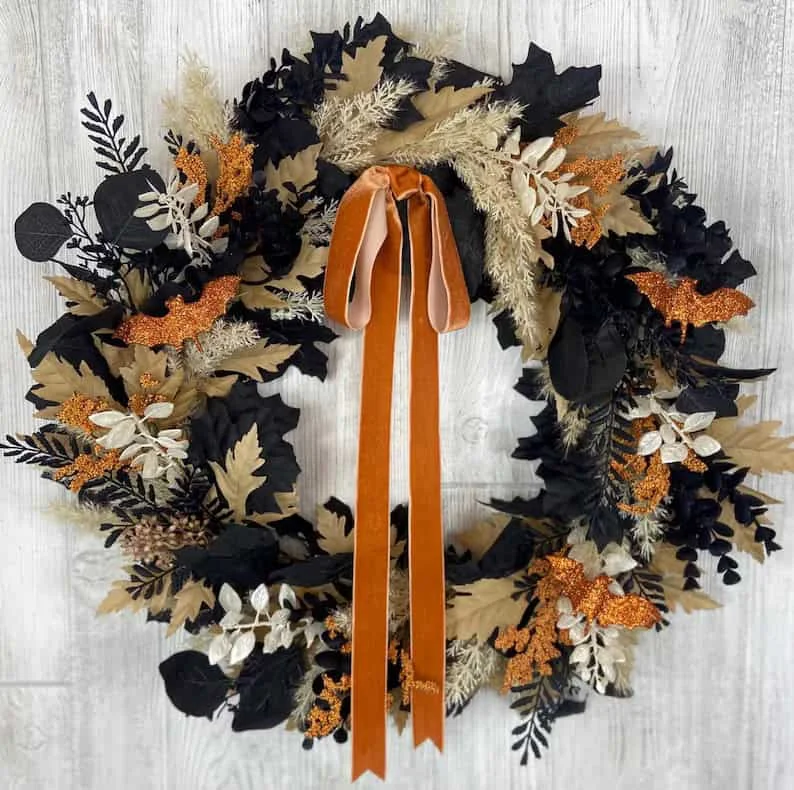Keep It Classic: Wreath Designs That Celebrate Halloween Traditions