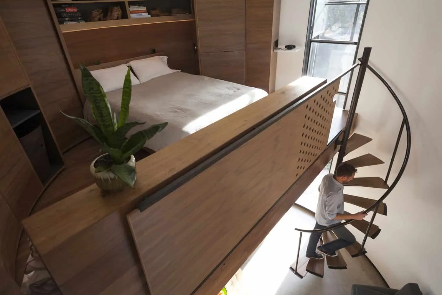 House-Silo: Grain Silo Transformed into a Modern Micro-Home in Phoenix