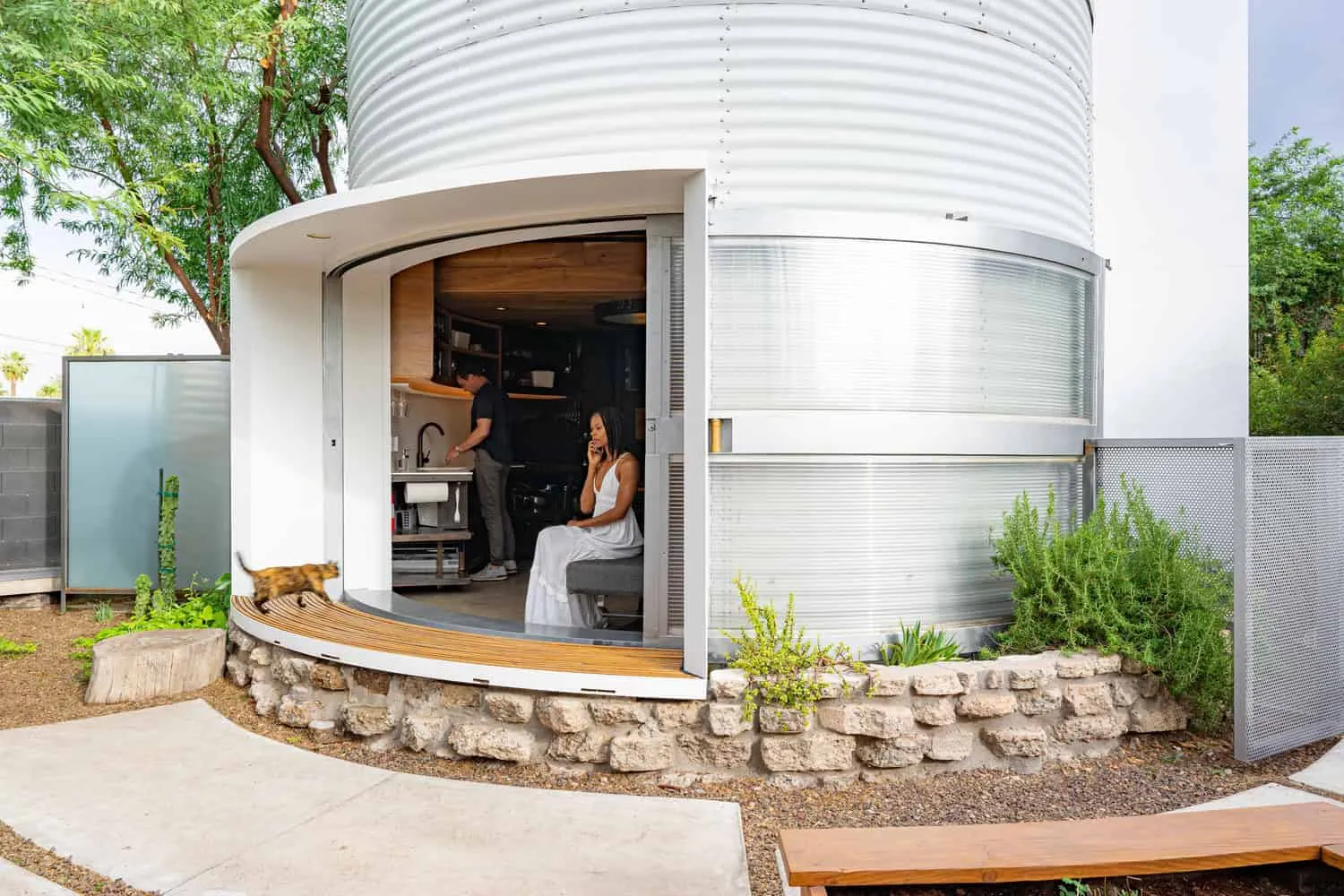 House-Silo: Grain Silo Transformed into a Modern Micro-Home in Phoenix