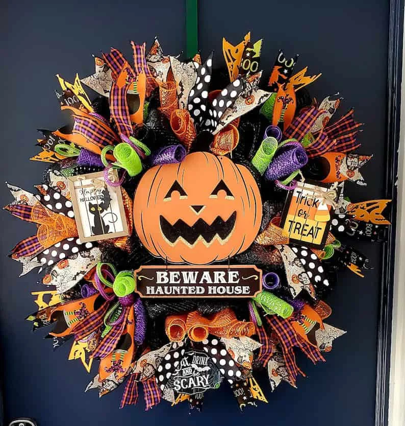 15 Spooky Halloween Wreath Ideas to Haunt Your Home