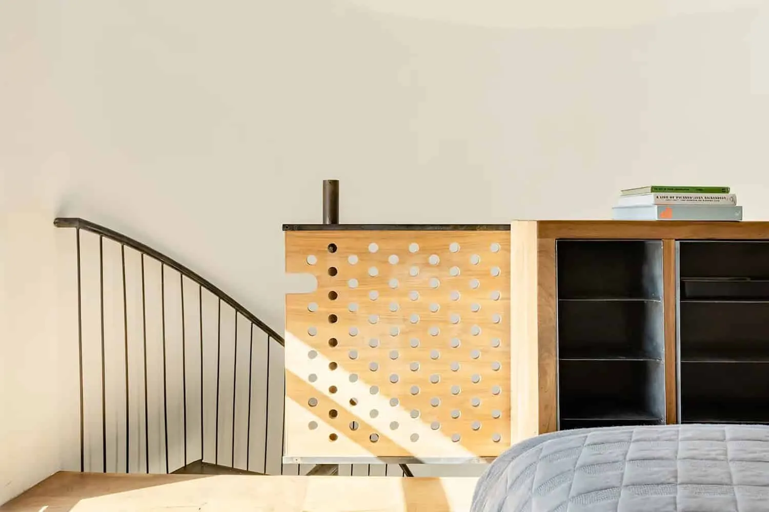 House-Silo: Grain Silo Transformed into a Modern Micro-Home in Phoenix