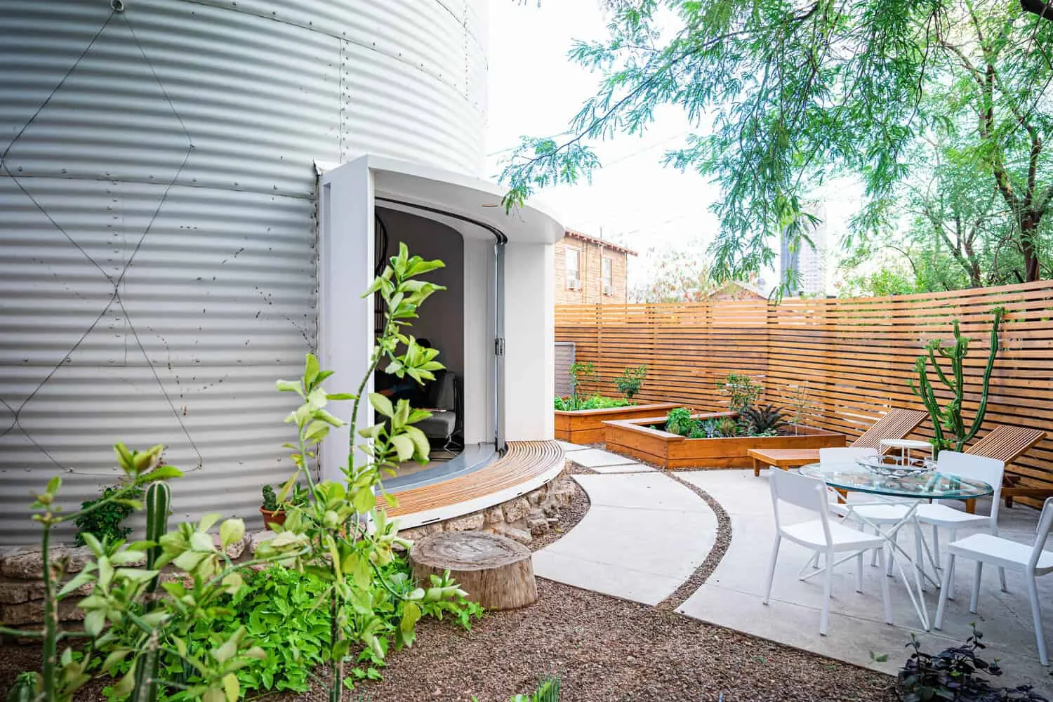 House-Silo: Grain Silo Transformed into a Modern Micro-Home in Phoenix