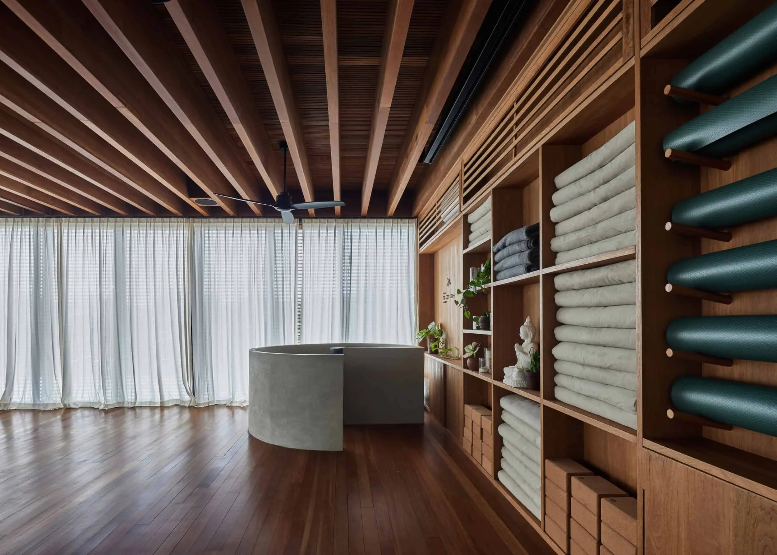 亚历克西斯·多尔尼尔展示‘自由鸟项目’:巴厘岛上的日式设计与热带现代主义融合