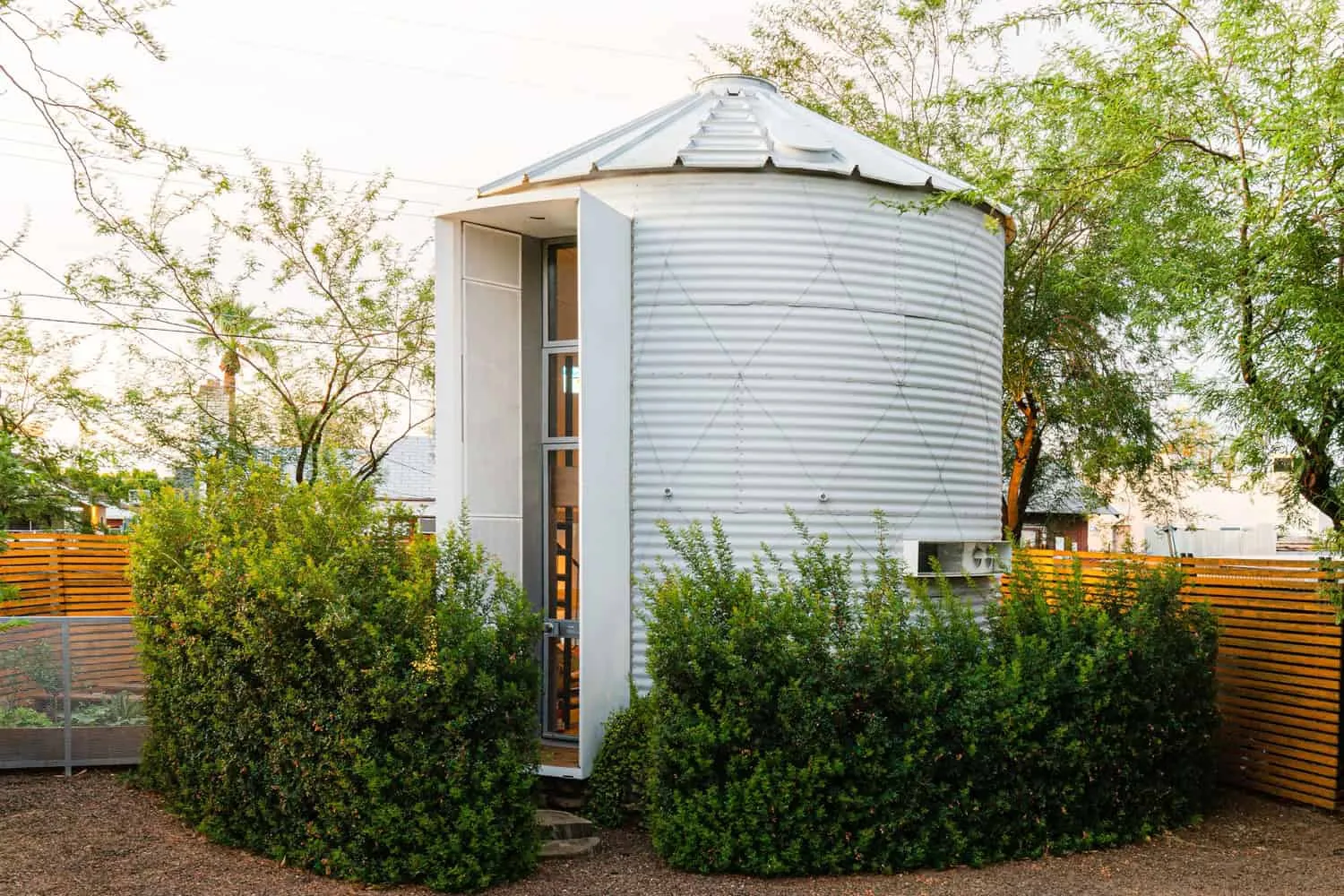 House-Silo: Grain Silo Transformed into a Modern Micro-Home in Phoenix