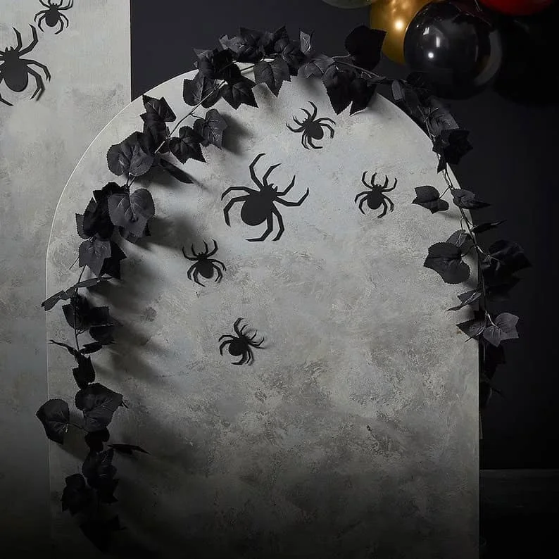 Decora tu chimenea con una guirnalda de halloween aterradora