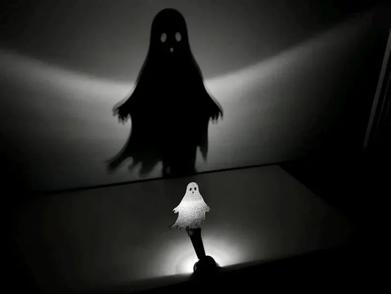 Hang a Halloween Garland for a Spooky Effect